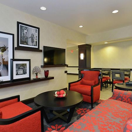 Hampton Inn Middletown Exterior photo