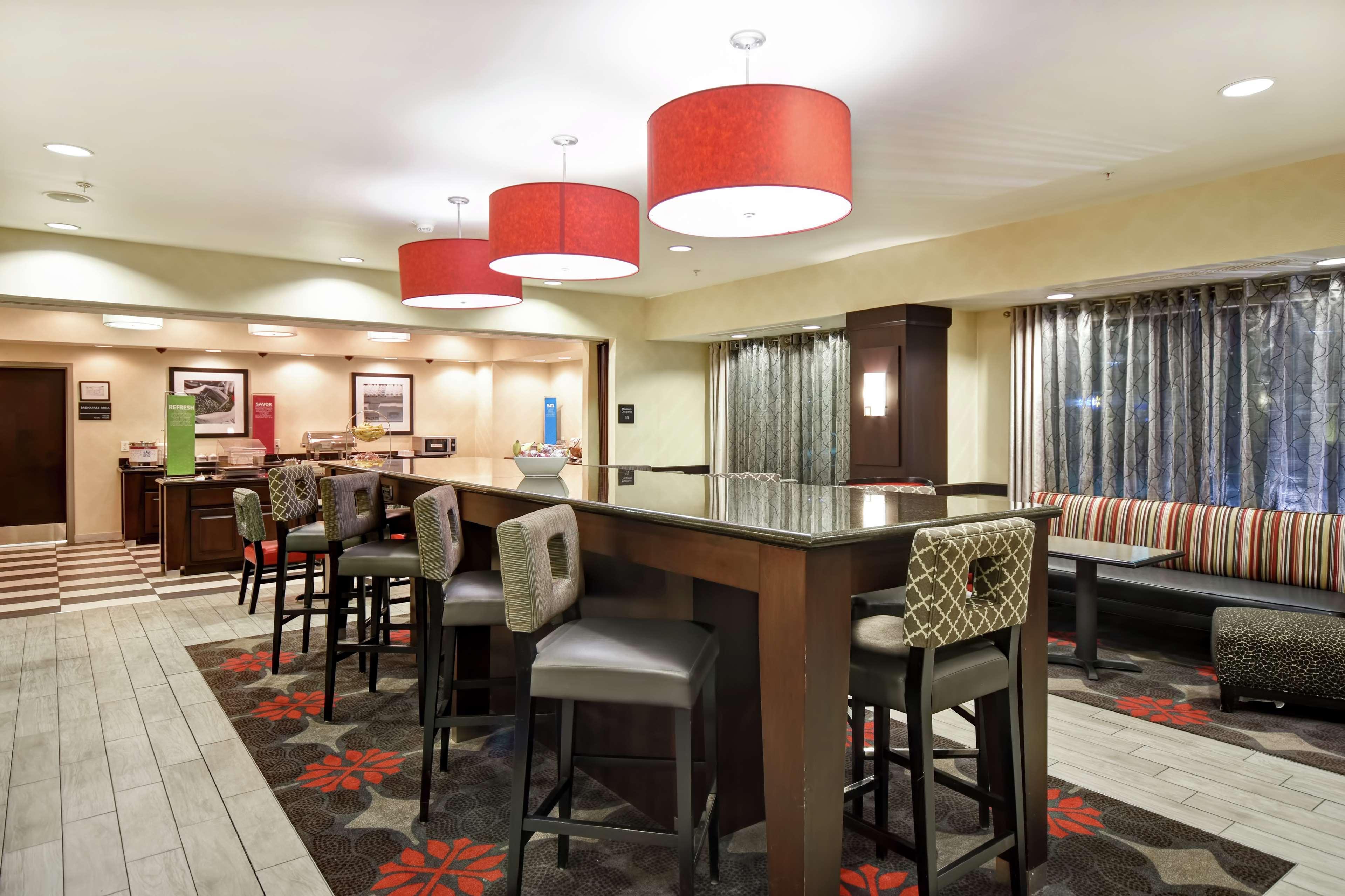 Hampton Inn Middletown Exterior photo