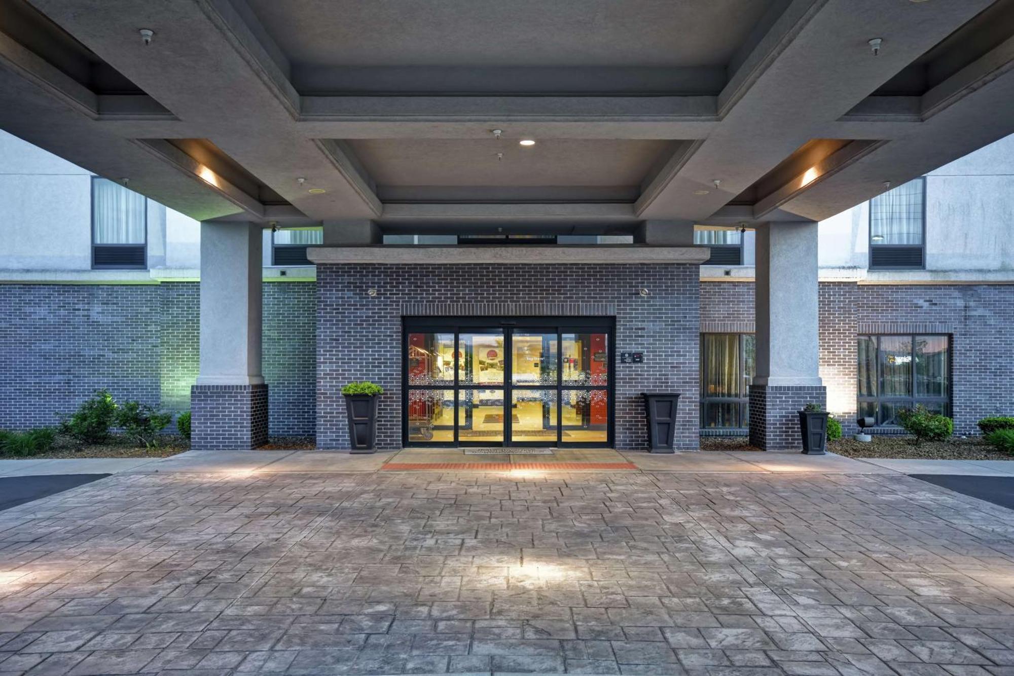 Hampton Inn Middletown Exterior photo