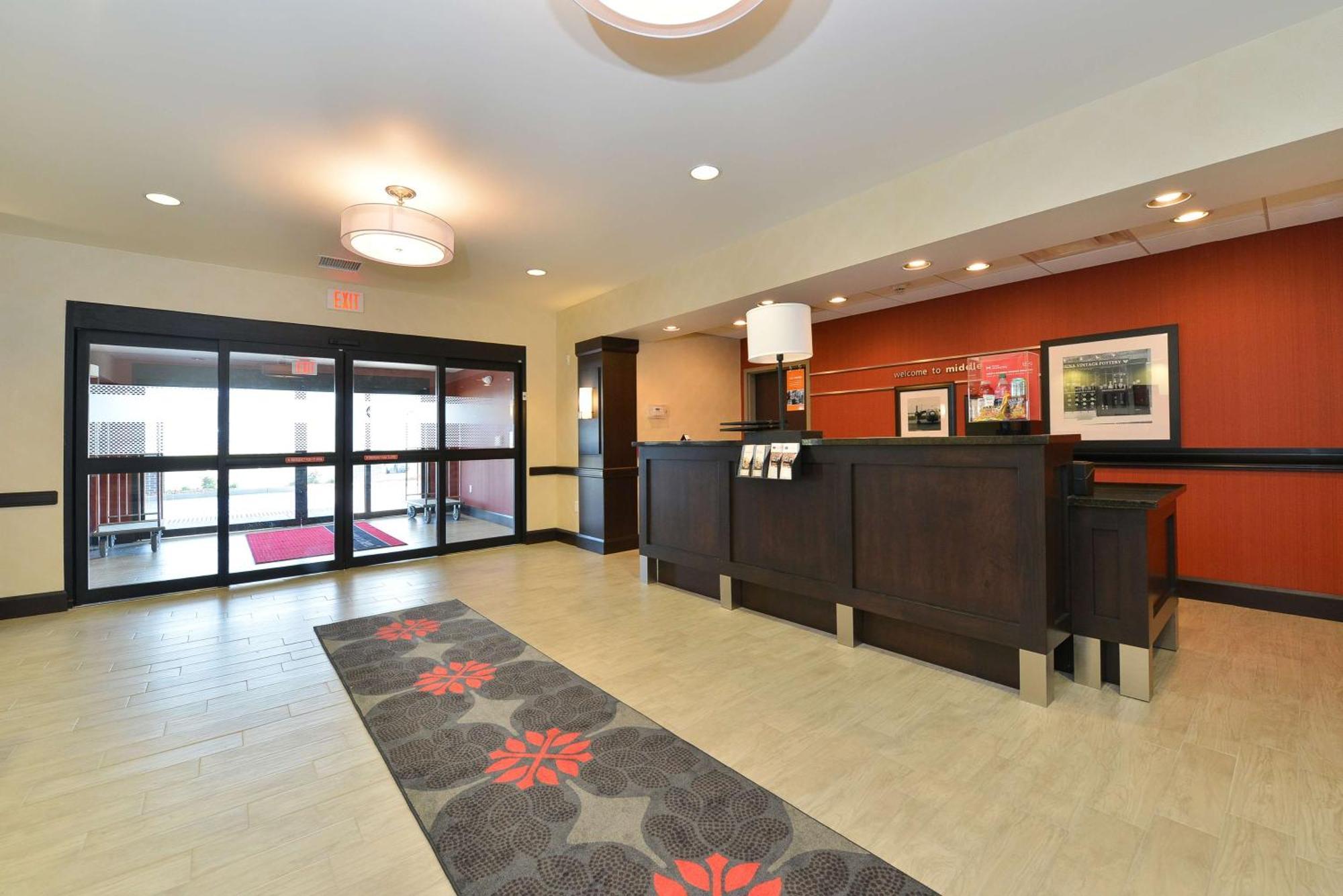 Hampton Inn Middletown Exterior photo